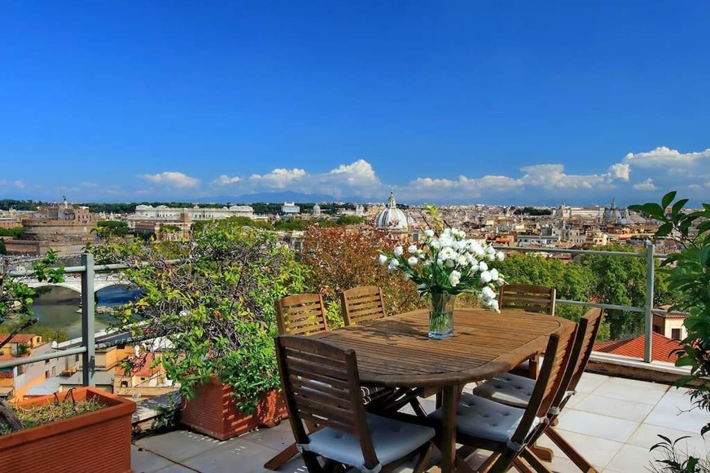 Sant'Onofrio Terrace Apartment โรม ภายนอก รูปภาพ